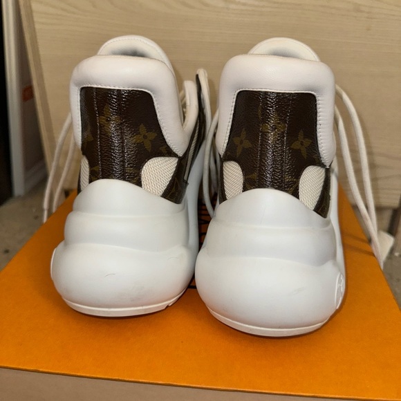 Louis Vuitton Archlight Sneakers - Picture 3 of 3